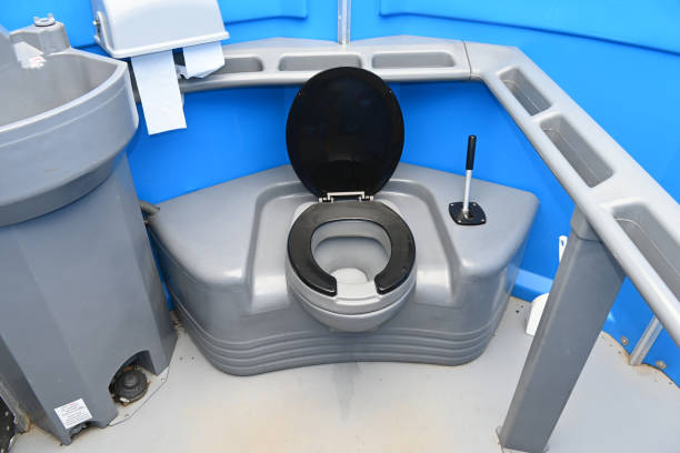 Best Porta potty delivery and setup  in Babbitt, MN